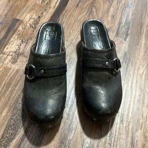 Frye Clara O Ring Leather Clogs Size 7